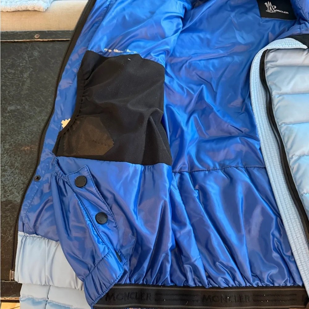 Moncler women’s Light Blue winter coat - Picture 4 of 7